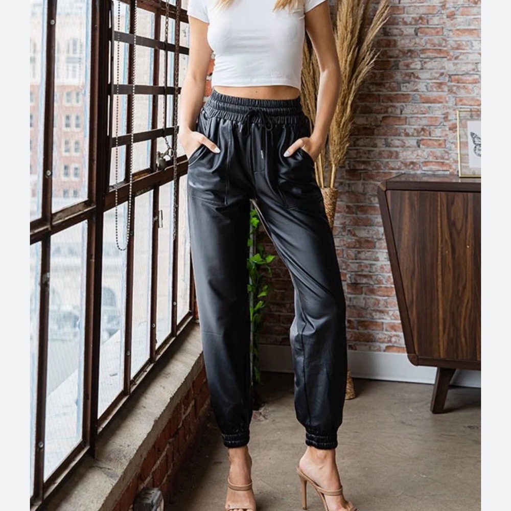 Vegan leather joggers.  Xl.   With pockets